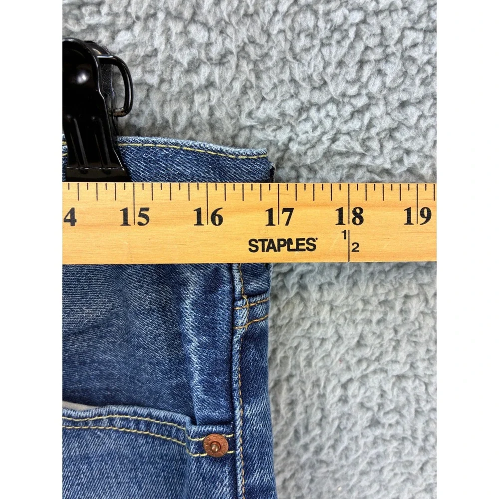 Levis no visible